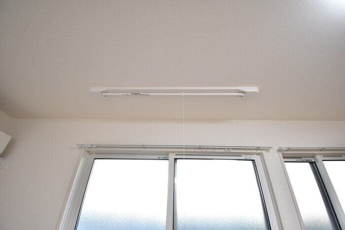 物件内観写真21　(室内物干し)