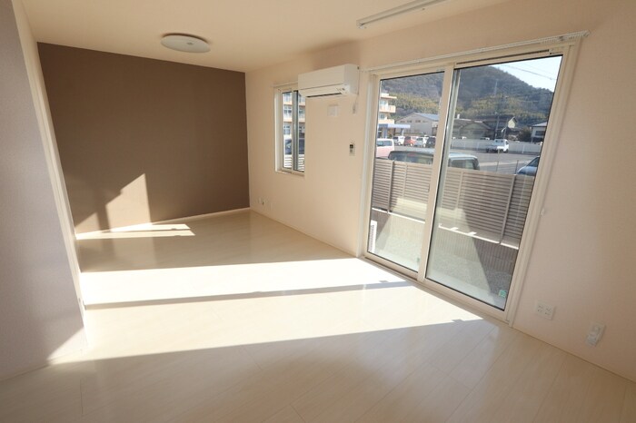 物件内観写真10　(LDK13.5帖)