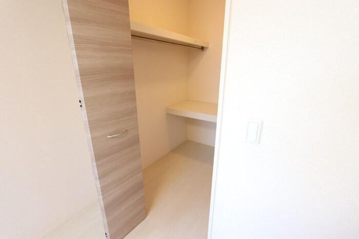 物件内観写真14　(北洋室ウォークインクローゼット)