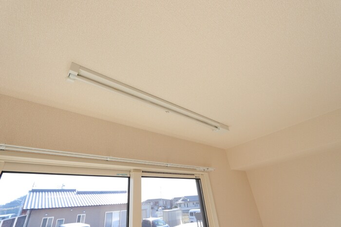 物件内観写真18　(室内物干)