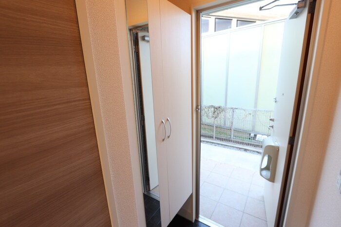 物件内観写真23　(シューズボックストールタイプ)