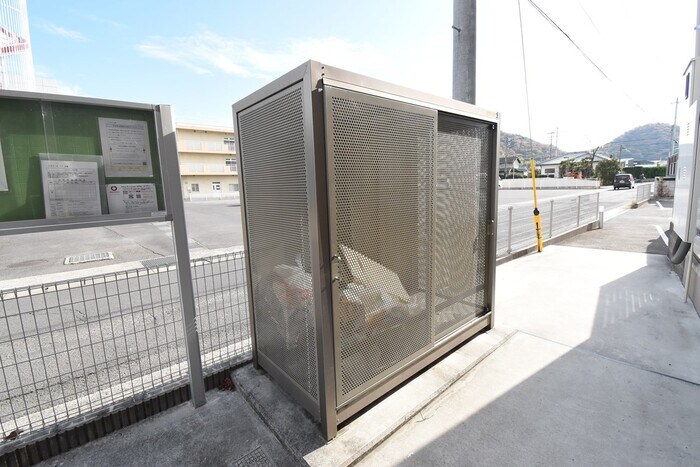 物件内観写真28　(ゴミ庫)