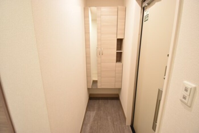 物件内観写真13　(玄関)