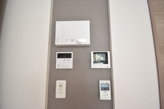物件内観写真22　(各種リモコン)