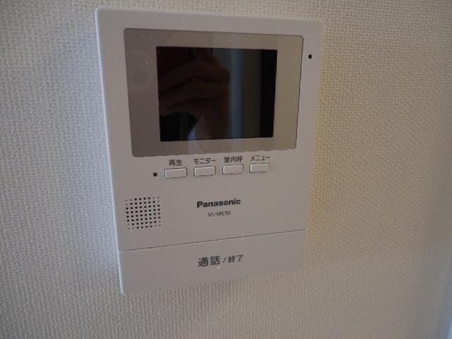 物件内観写真11　(カメラ付インターホン)