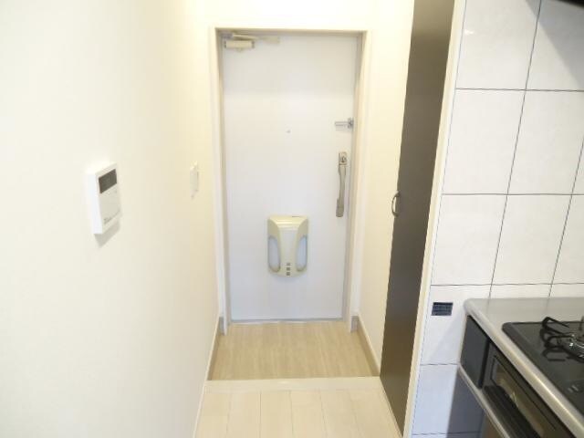 物件内観写真12　(玄関)