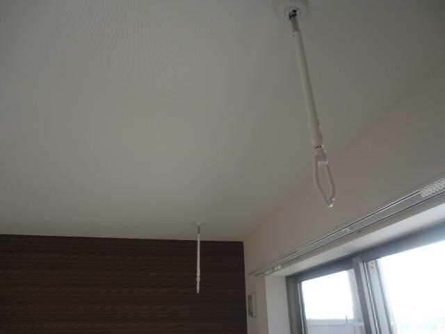 物件内観写真16　(室内物干)