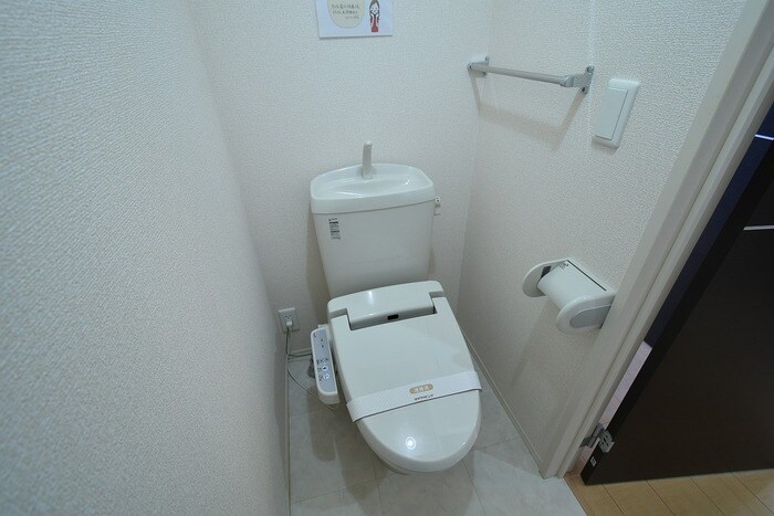 物件内観写真7　(温水洗浄暖房便座)