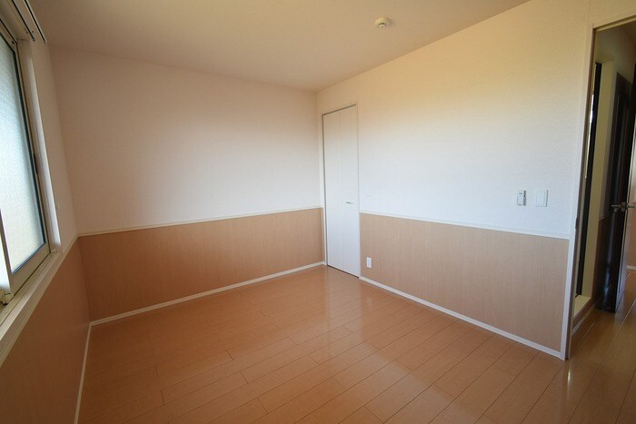 物件内観写真9　(洋室6.0帖)