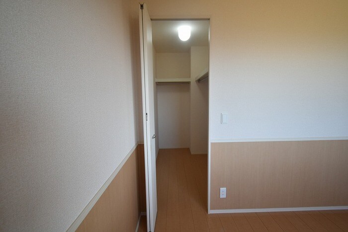 物件内観写真10　(ウォークインクローゼット)