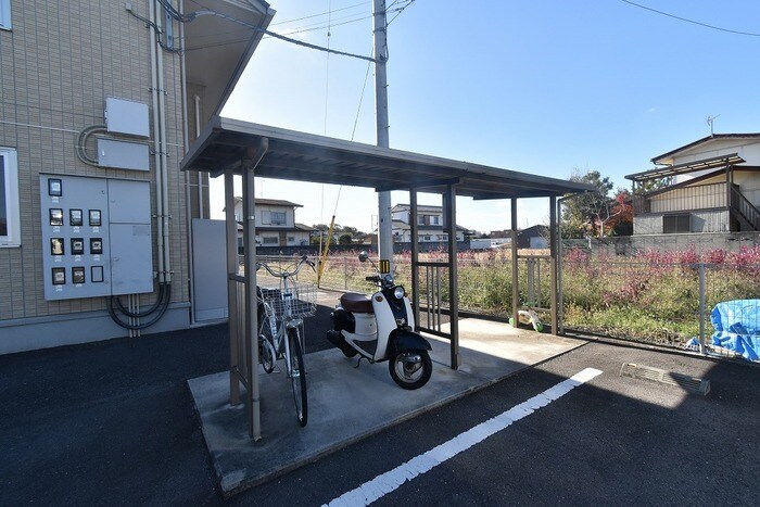 物件内観写真16　(駐輪場)