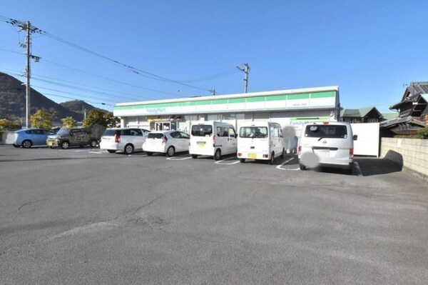ファミリーマート高松西ハゼ町店