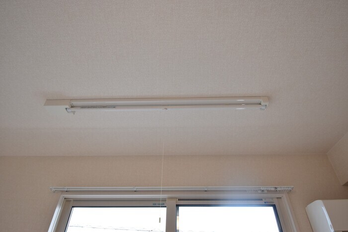 物件内観写真16　(室内物干し)