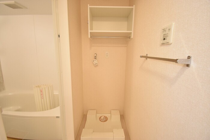 物件内観写真18　(室内洗濯機置場)