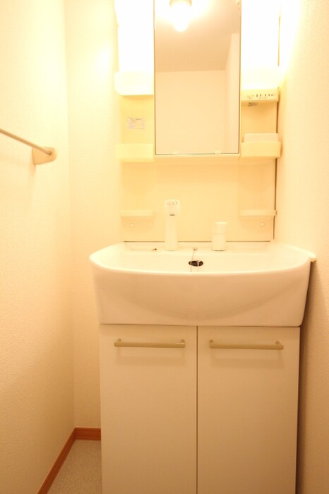 物件内観写真6　(洗髪洗面化粧台)