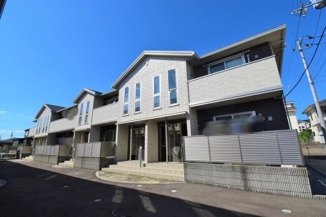 物件外観写真1　(建物外観)