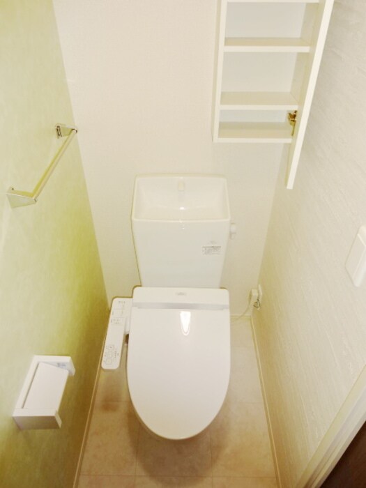 物件内観写真5　(温水洗浄暖房便座)