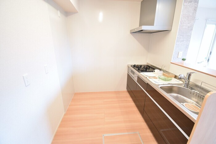 物件内観写真2　(システムキッチン)