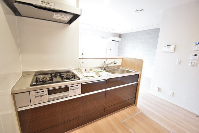 物件内観写真4　(システムキッチン)