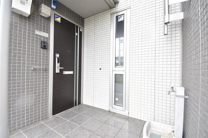 物件内観写真28　(玄関)