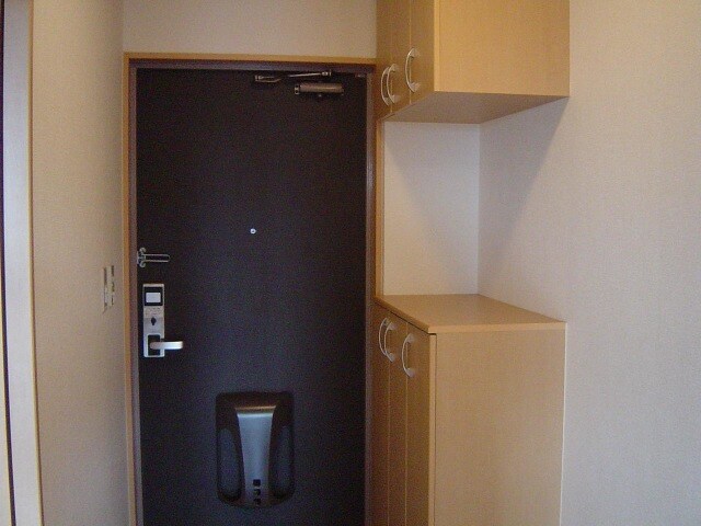 物件内観写真9　(玄関)