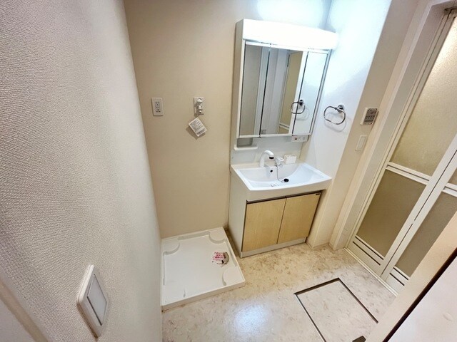 物件内観写真6　(洗髪洗面化粧台)