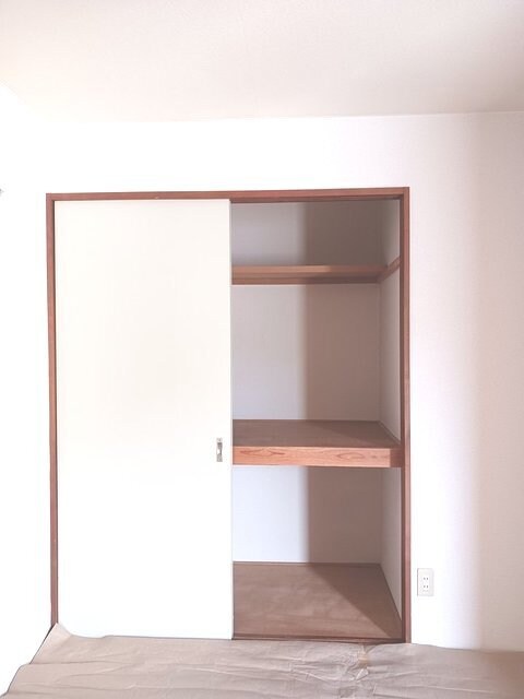 物件内観写真10　(収納)