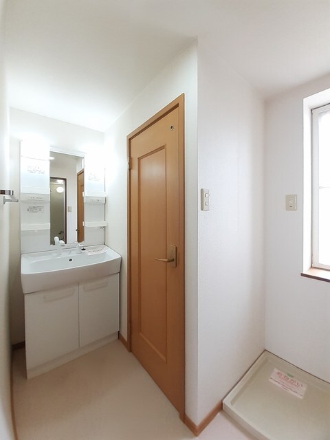 物件内観写真6　(洗面所)