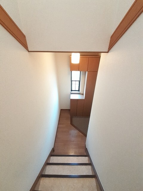 物件内観写真10　(玄関)