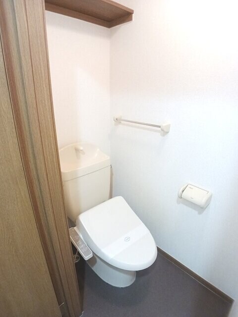物件内観写真8　(トイレ)