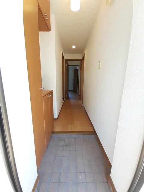 物件内観写真10　(玄関)