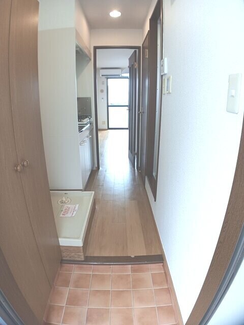 物件内観写真10　(玄関)