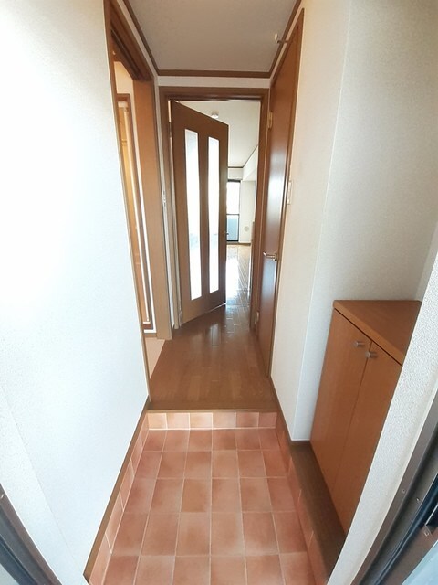 物件内観写真10　(玄関)