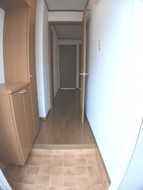 物件内観写真10　(玄関)