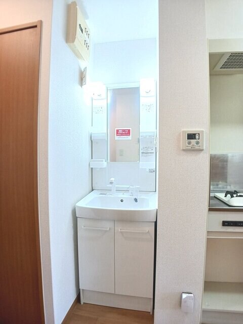 物件内観写真7　(洗面所)