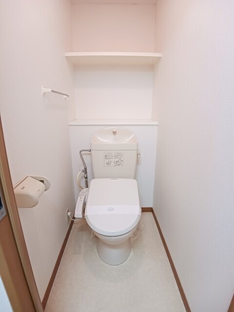 物件内観写真8　(トイレ)