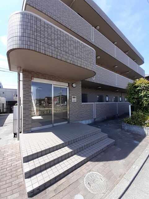 物件外観写真2　(エントランス)