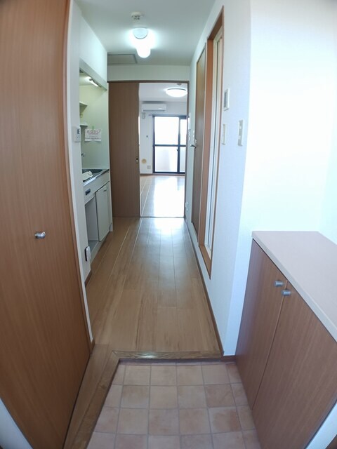 物件内観写真10　(玄関)