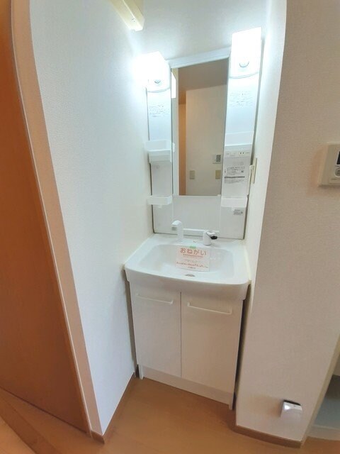 物件内観写真11　(洗面所)