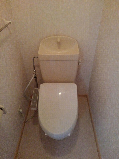 物件内観写真8　(トイレ)