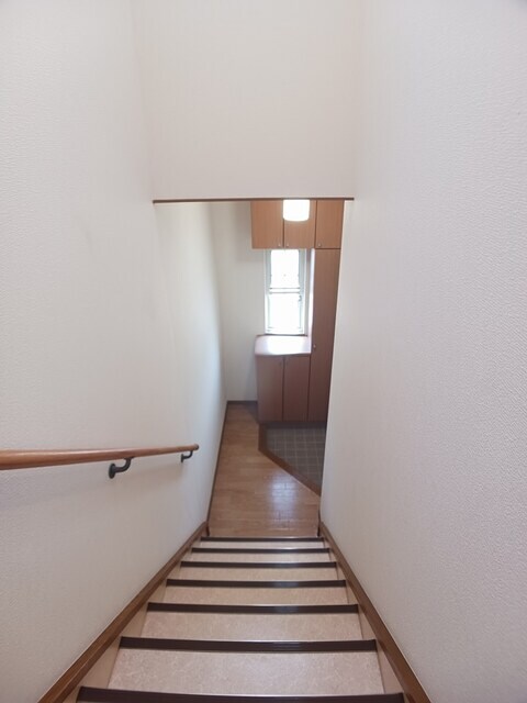 物件内観写真11　(玄関)