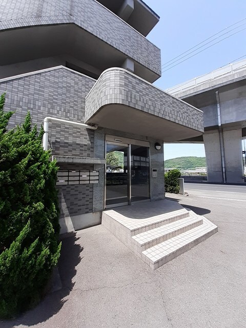 物件外観写真2　(エントランス)