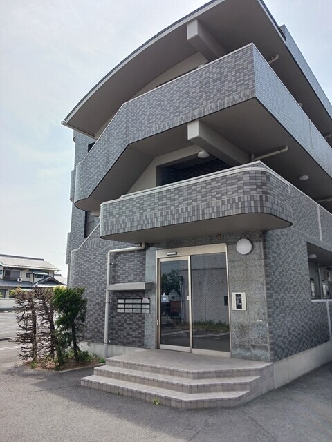 物件外観写真2　(エントランス)