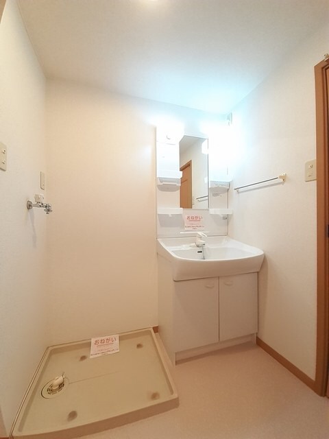 物件内観写真10　(洗面所)