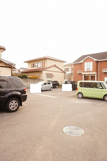 物件外観写真2　(駐車場)