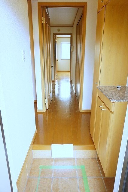 物件内観写真10　(玄関)