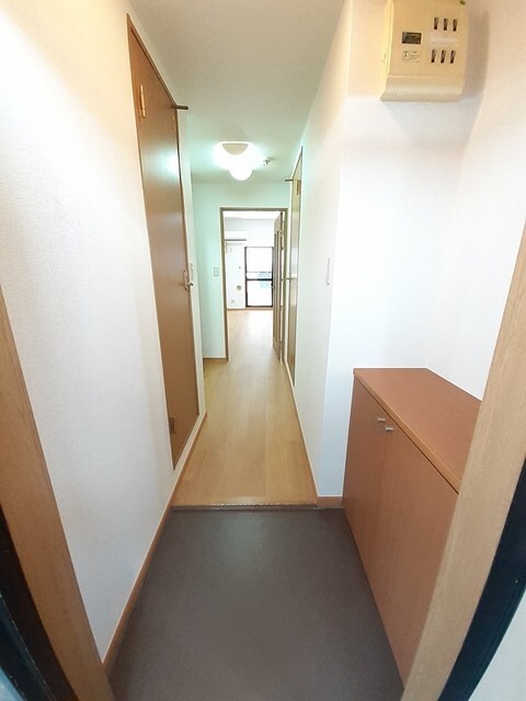 物件内観写真10　(玄関)