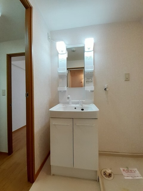 物件内観写真11　(洗面所)