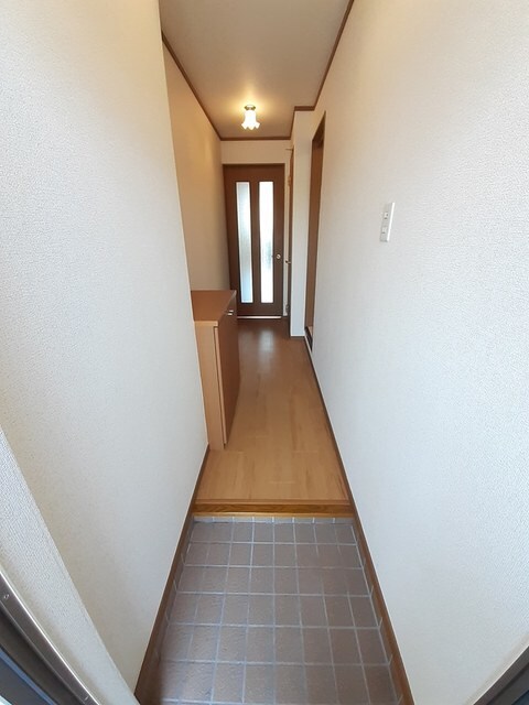 物件内観写真10　(玄関)