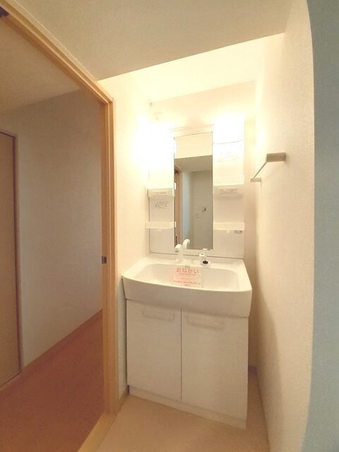 物件内観写真6　(洗面所)